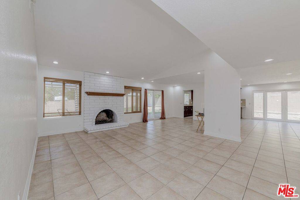 Claremont, CA 91711,3351 Yankton AVE