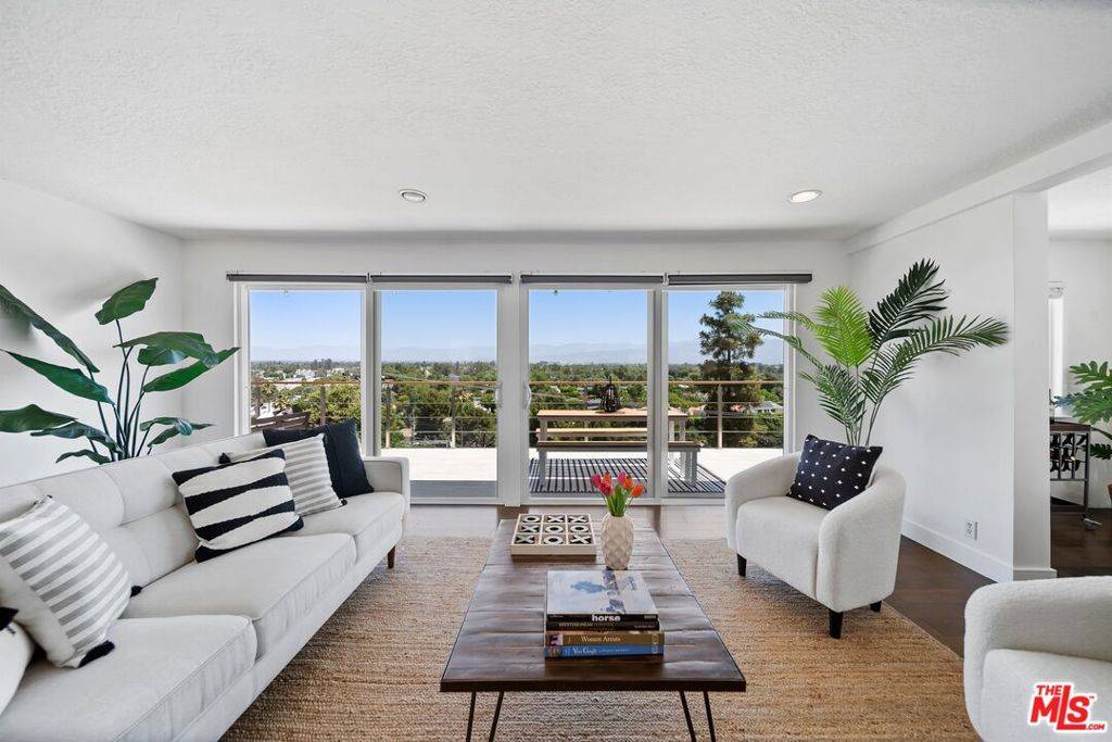 Studio City, CA 91604,11689 Picturesque DR