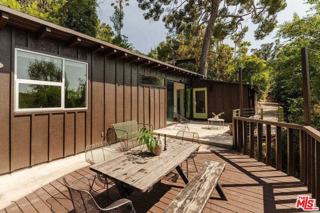Los Angeles, CA 90032,4767 Hillsdale DR