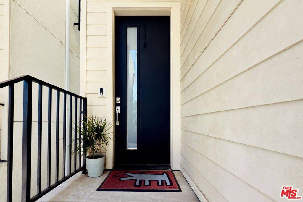 Panorama City, CA 91402,14665 W Sara LN