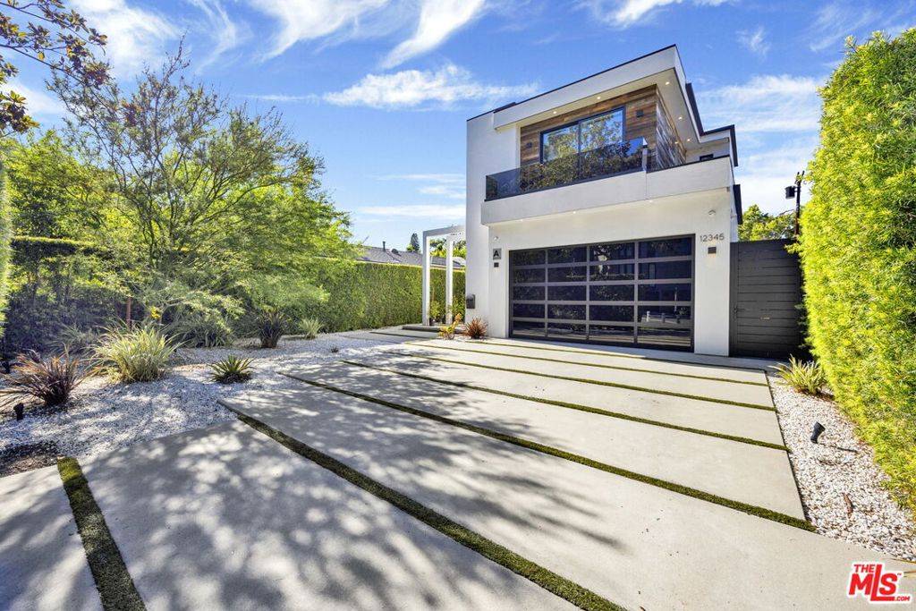 Studio City, CA 91604,12345 Hillslope ST