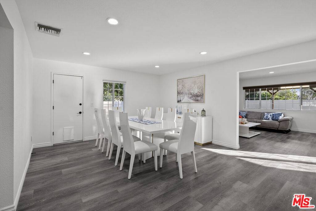 Porter Ranch, CA 91326,18352 Donmetz ST