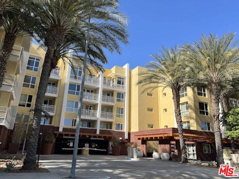 Woodland Hills, CA 91367,21301 Erwin ST #308