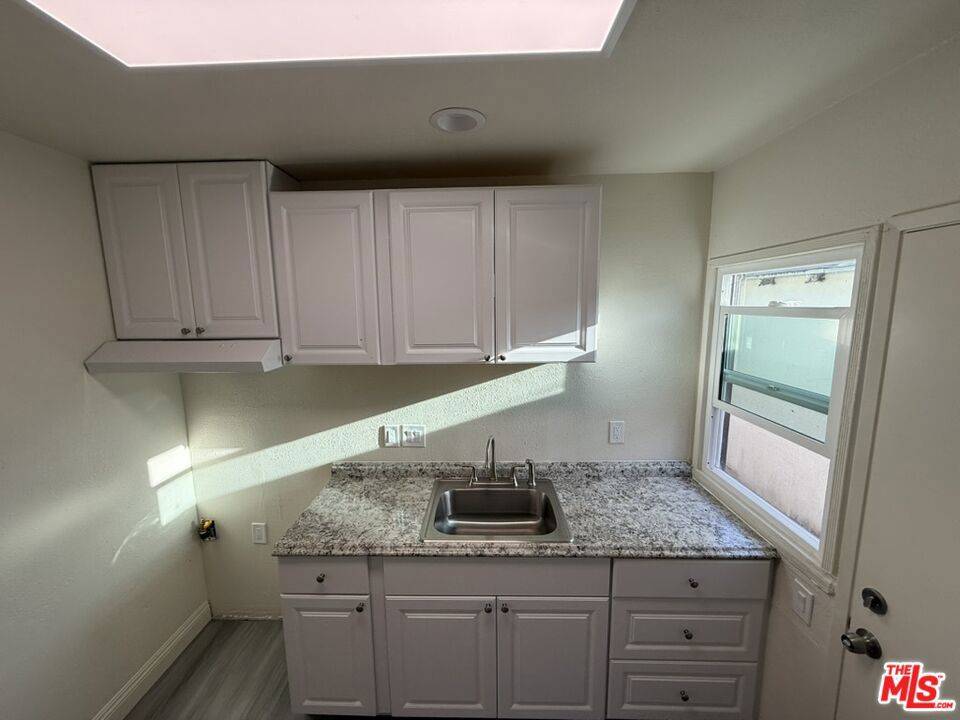 South Gate, CA 90280,5242 Mccallum AVE
