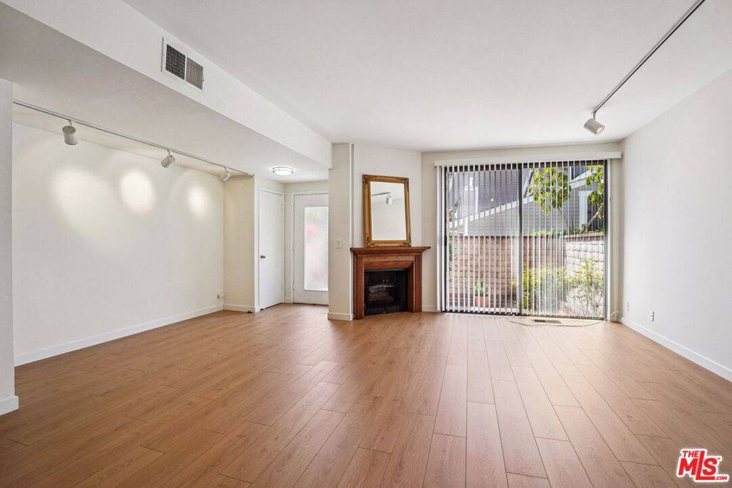Marina Del Rey, CA 90292,13065 Mindanao WAY #6