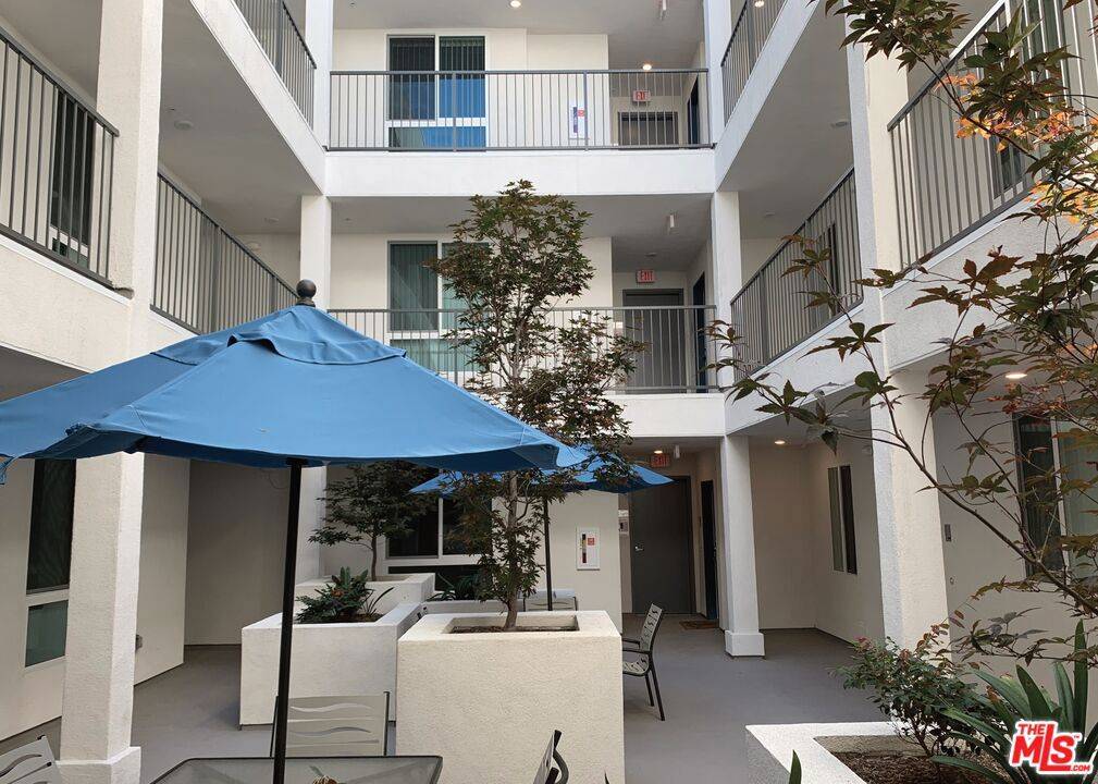 Los Angeles, CA 90016,3524 Chesapeake AVE