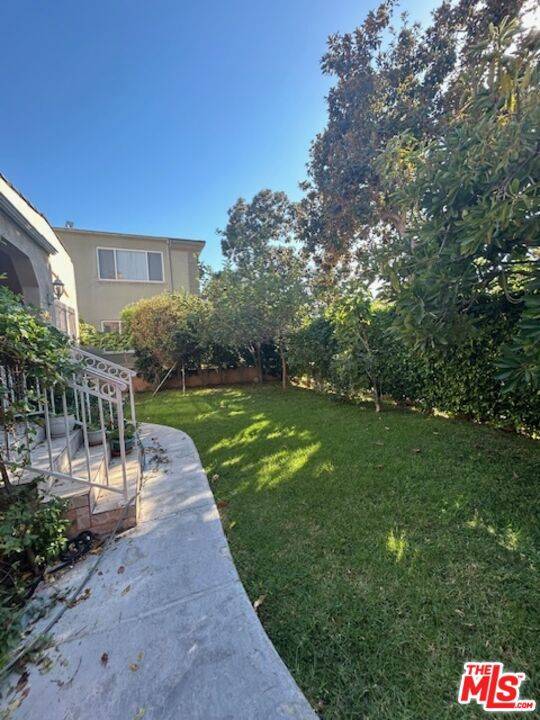 Beverly Hills, CA 90211,428 S DOHENY DR #430 1/2