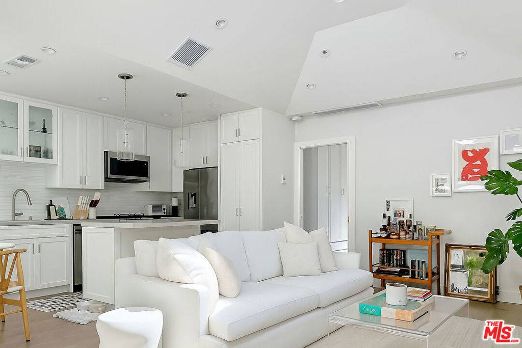 Santa Monica, CA 90404,1511 STANFORD ST #A