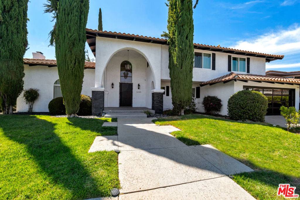 Westlake Village, CA 91361,32305 Blue Rock