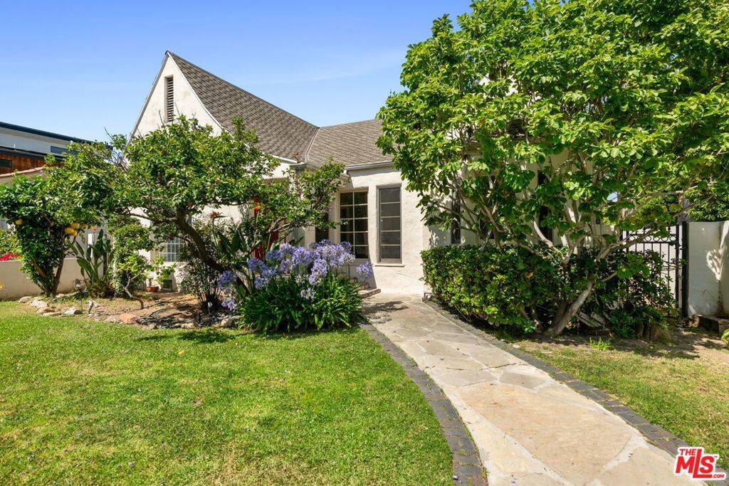 Los Angeles, CA 90025,2054 Glendon AVE
