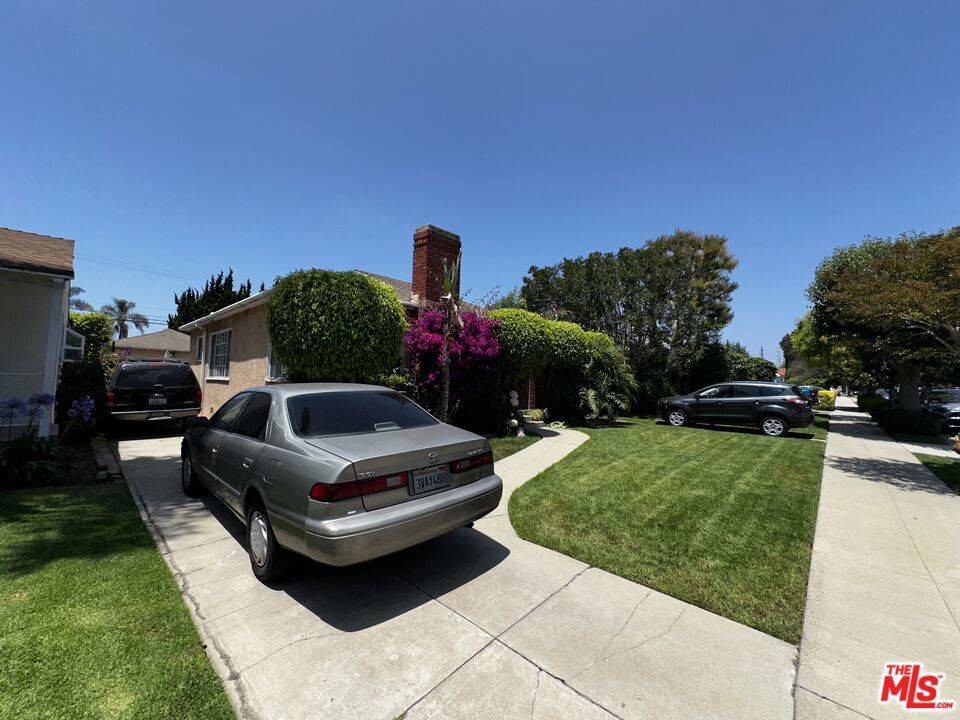 Los Angeles, CA 90064,2563 S Bentley AVE