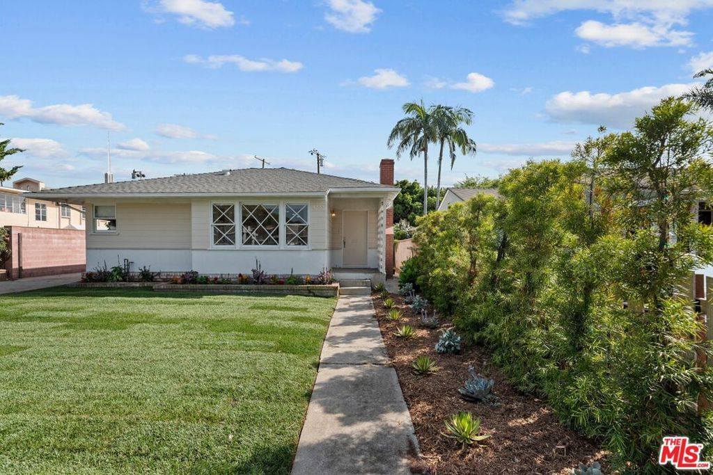 Los Angeles, CA 90066,4222 Corinth AVE