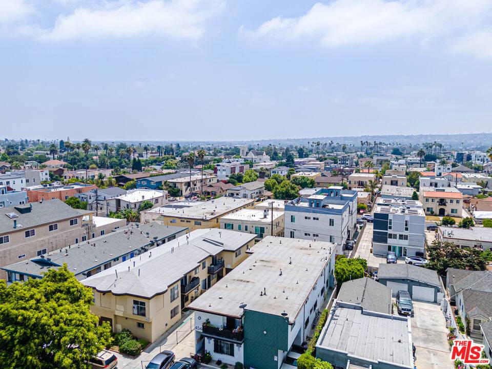 Los Angeles, CA 90019,4546 W 17th ST
