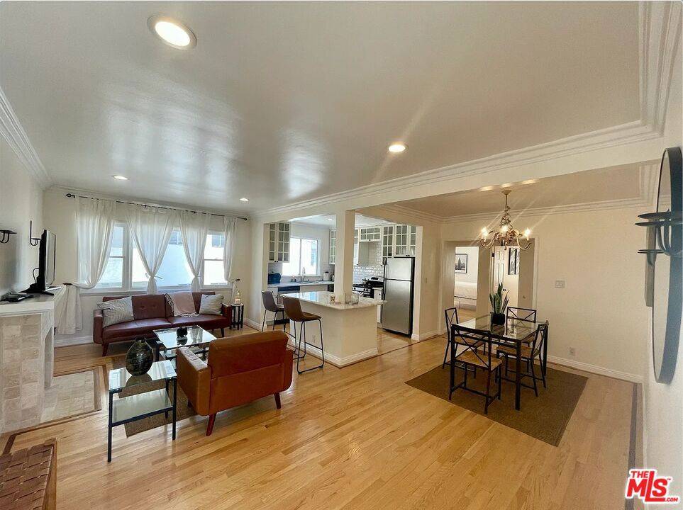 Santa Monica, CA 90403,1030 4th ST #E