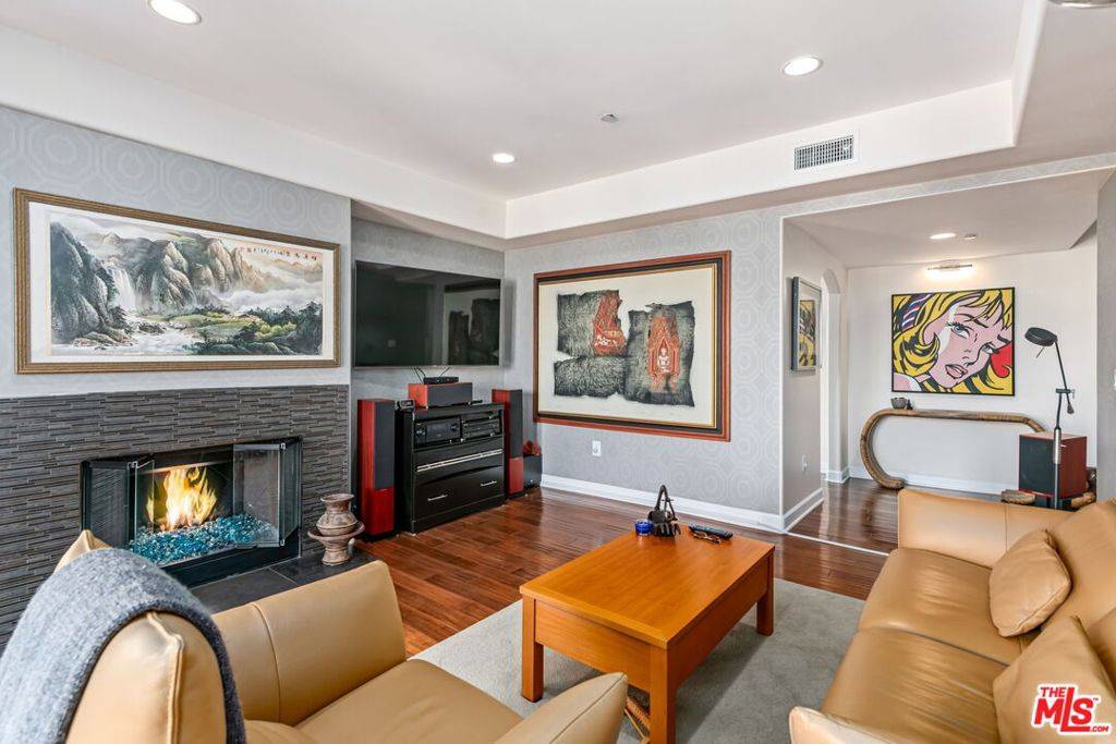 Los Angeles, CA 90025,12026 Rhode Island AVE #1