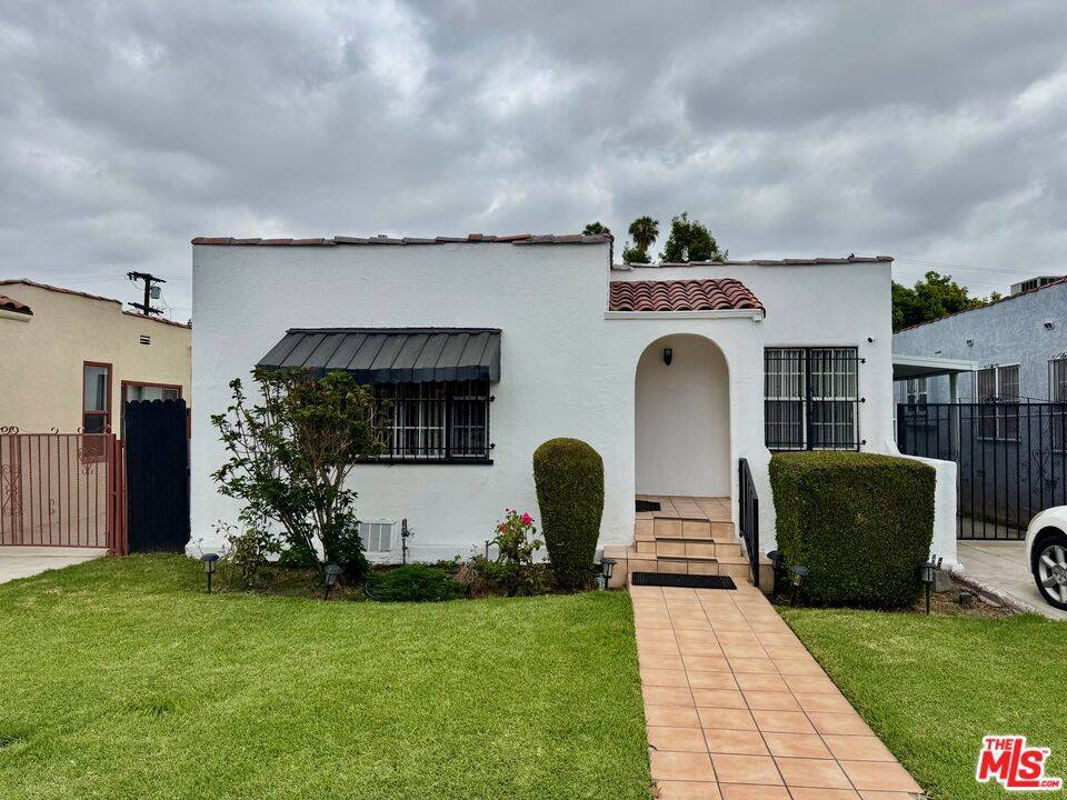 Los Angeles, CA 90016,3440 Buckingham RD