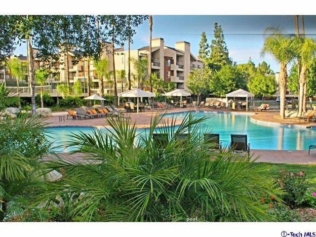 Woodland Hills, CA 91367,21500 Burbank BLVD #208