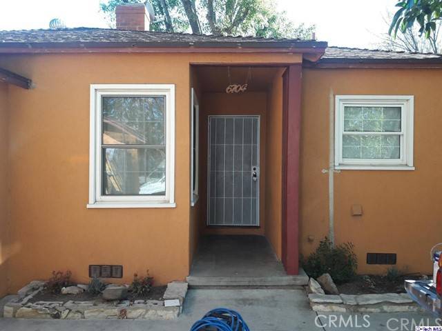 Reseda, CA 91335,6704 Chimineas AVE