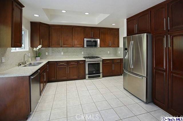 Tujunga, CA 91042,11436 Dellmont DR