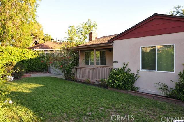 La Crescenta, CA 91214,2906 Los Olivos LN