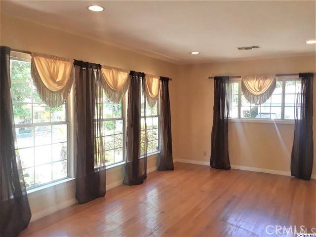 Tujunga, CA 91042,9442 Creemore DR