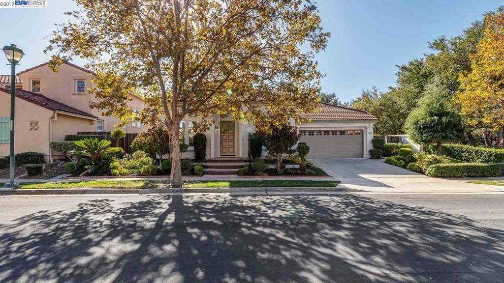 San Ramon, CA 94582,6064 Hedgecrest Cir