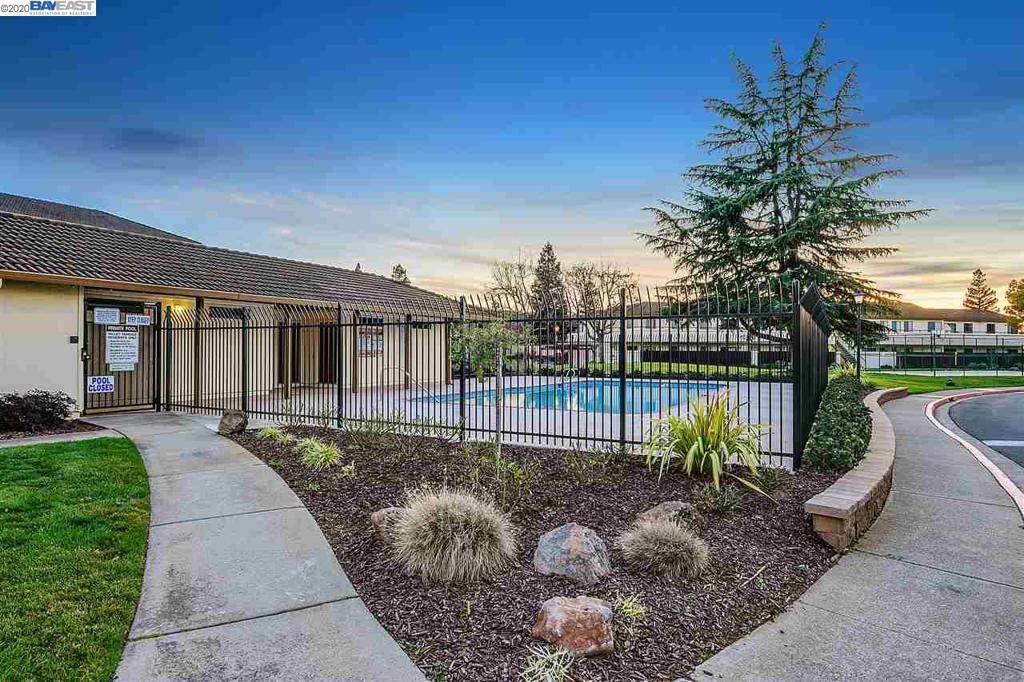 Concord, CA 94521,5070 Valley Crest Dr #5