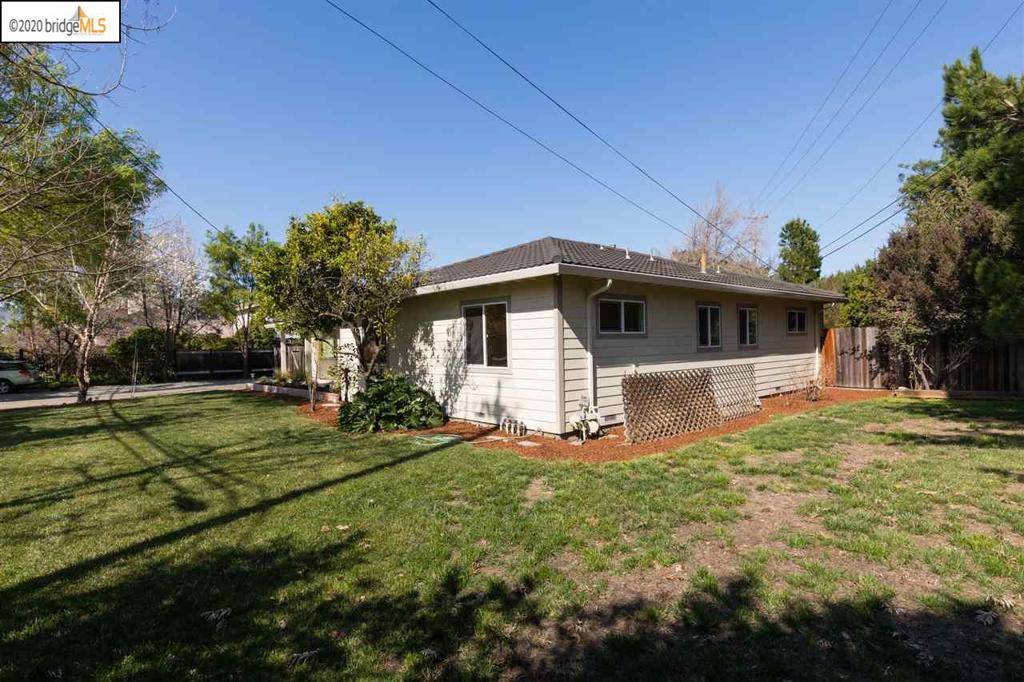 Walnut Creek, CA 94598,411 Mayhew Way