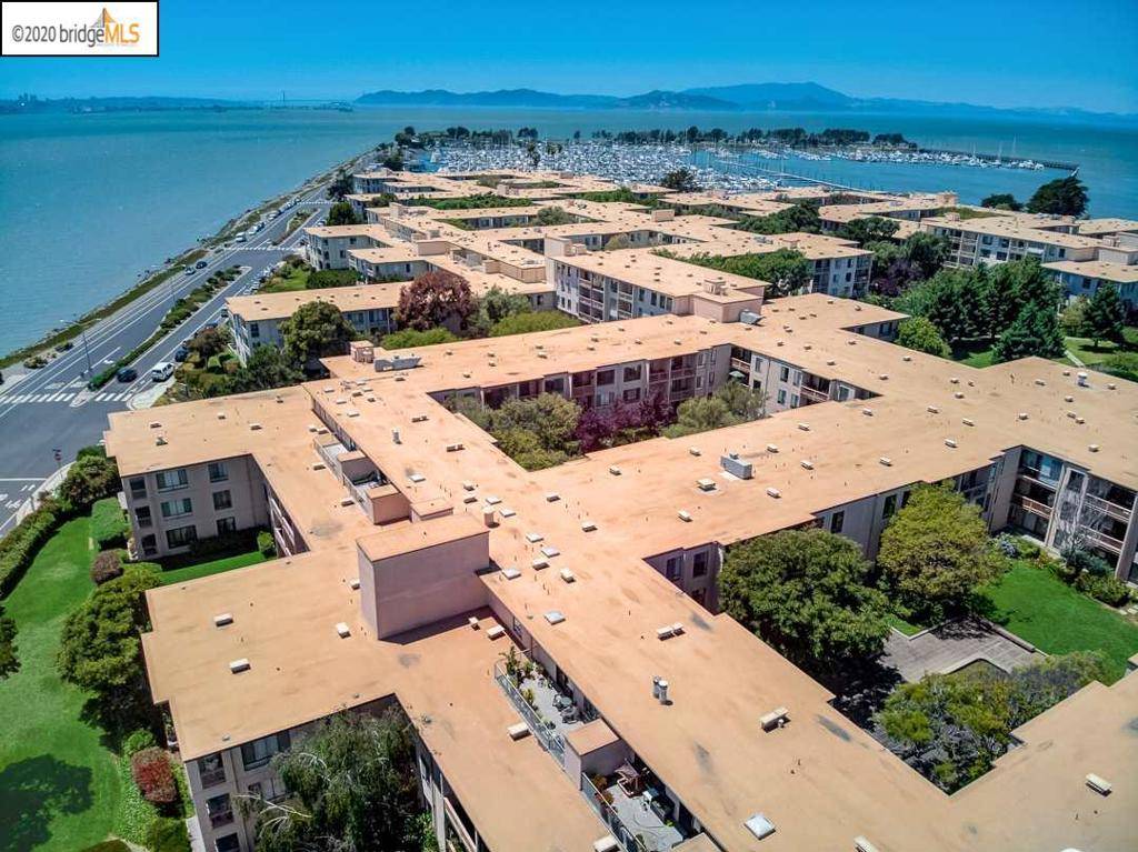 Emeryville, CA 94608,4 Commodore Dr #D522