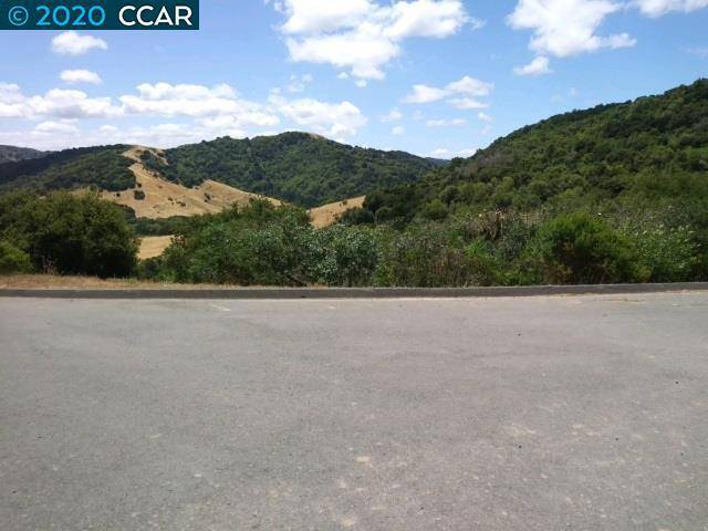 Moraga, CA 94556,30 Quail Xing