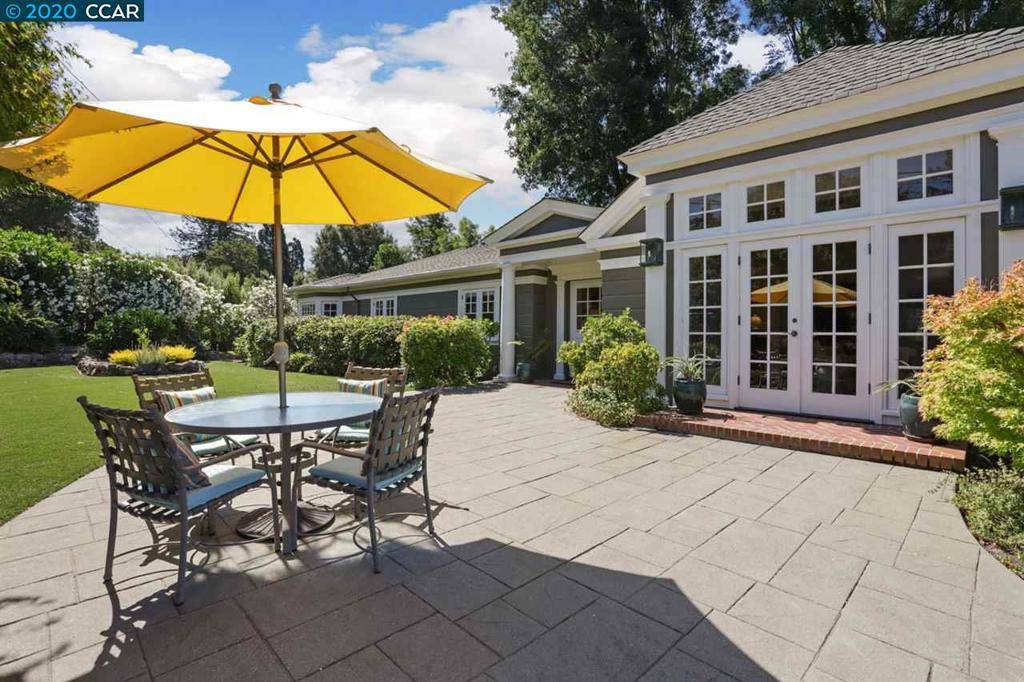 Orinda, CA 94563-3216,20 Robert Road