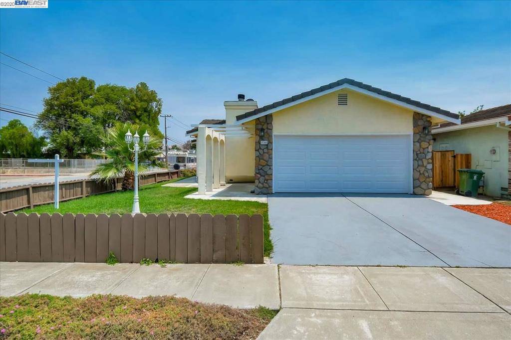 Newark, CA 94560,37393 Ezra Dr