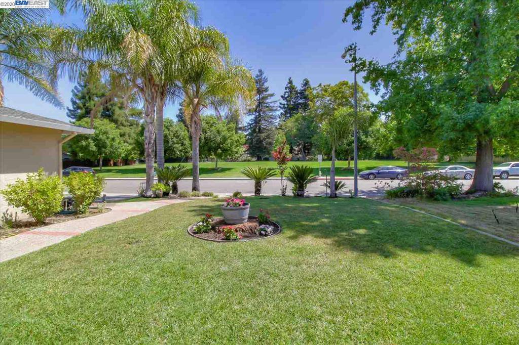 Pleasanton, CA 94566-0000,2420 Tanager Drive