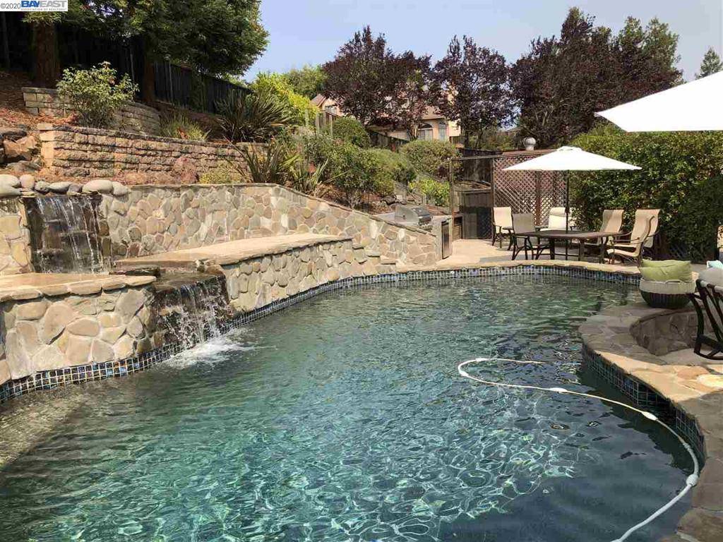 Dublin, CA 94568,7772 Barn Hollow Ct