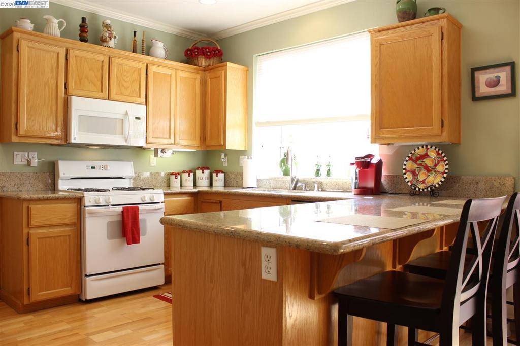 San Leandro, CA 94579,15486 Heron Dr