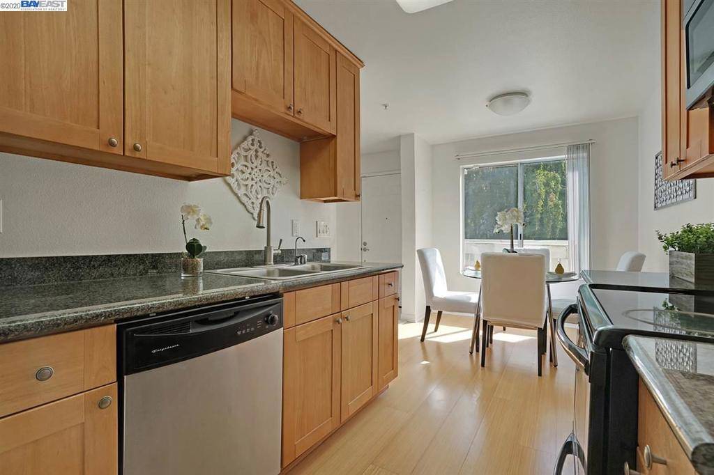 Hayward, CA 94542,2437 Creekside Ct