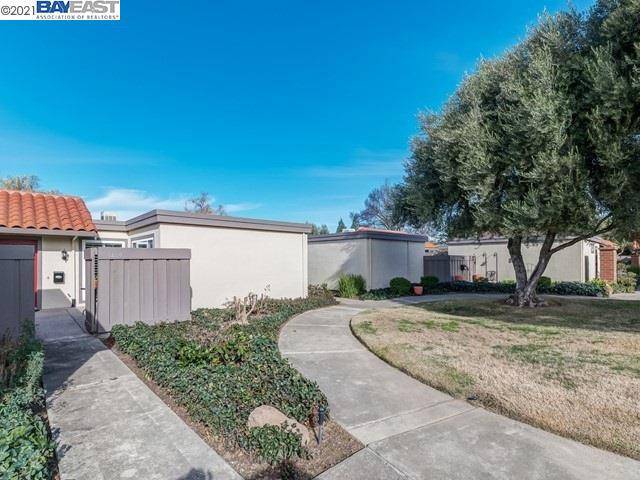 Pleasanton, CA 94566-5921,1469 Calle Enrique