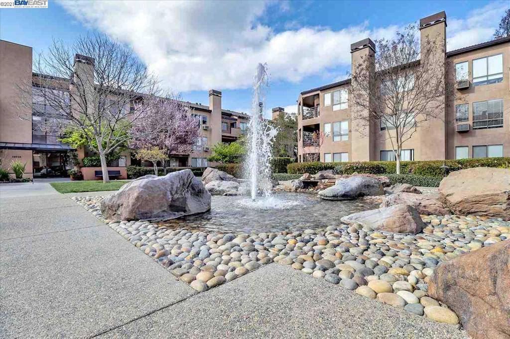 Fremont, CA 94538,39059 Guardino Dr #205