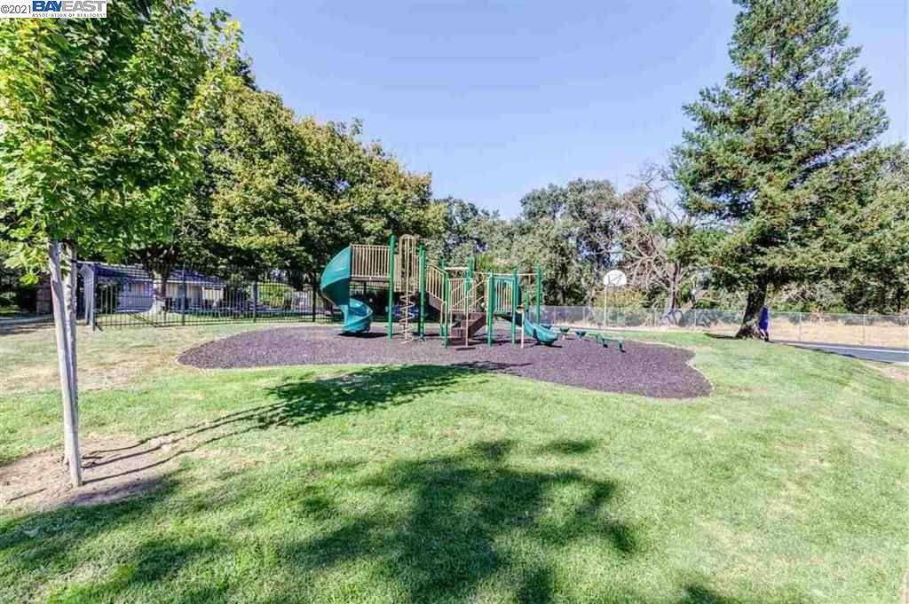 Pleasanton, CA 94588-8105,2353 Foothill Rd ##4