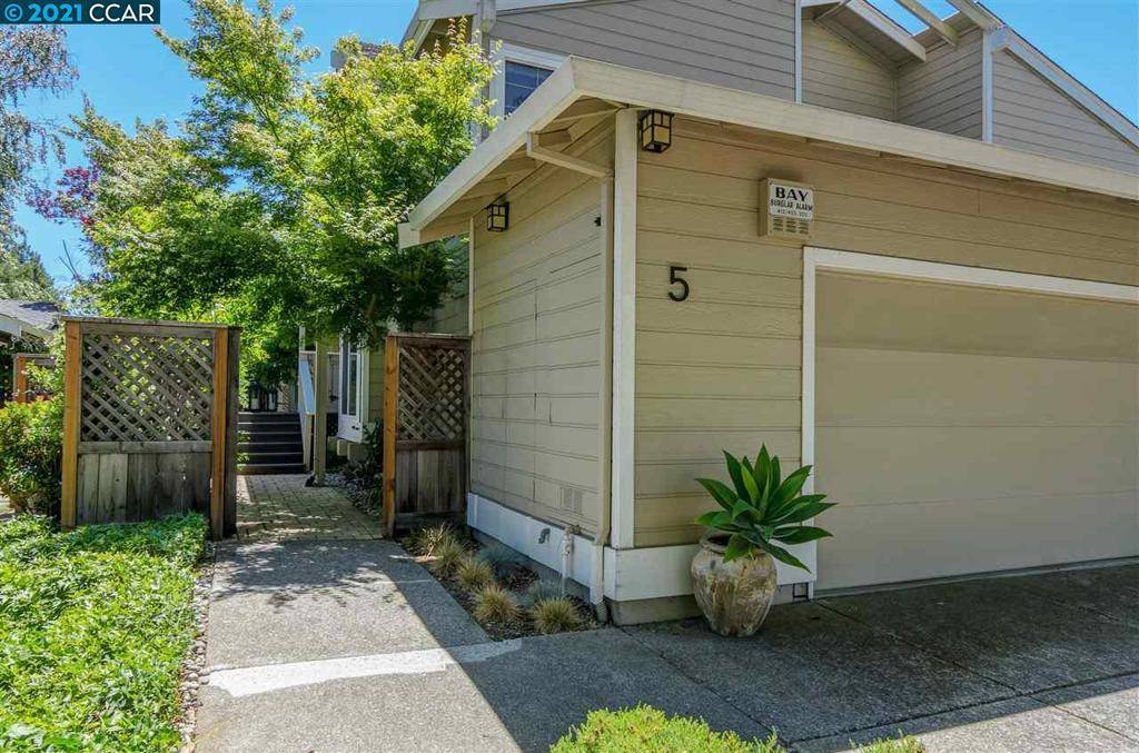 Moraga, CA 94556,5 Josefa Pl