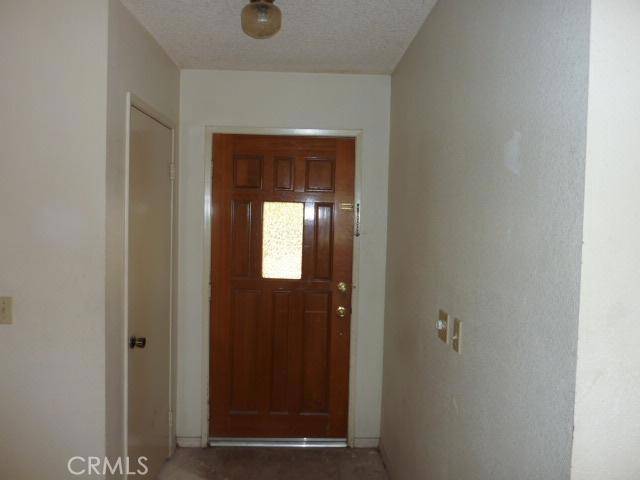 Hesperia, CA 92345,10373 Oakwood AVE