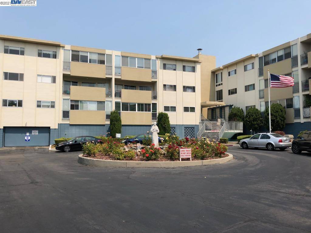 Alameda, CA 94501-5738,2137 Otis Dr #306