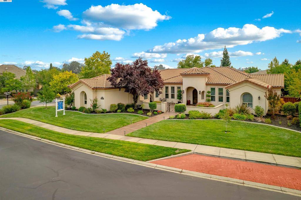 Roseville, CA 95747,8800 Creekstone Cir