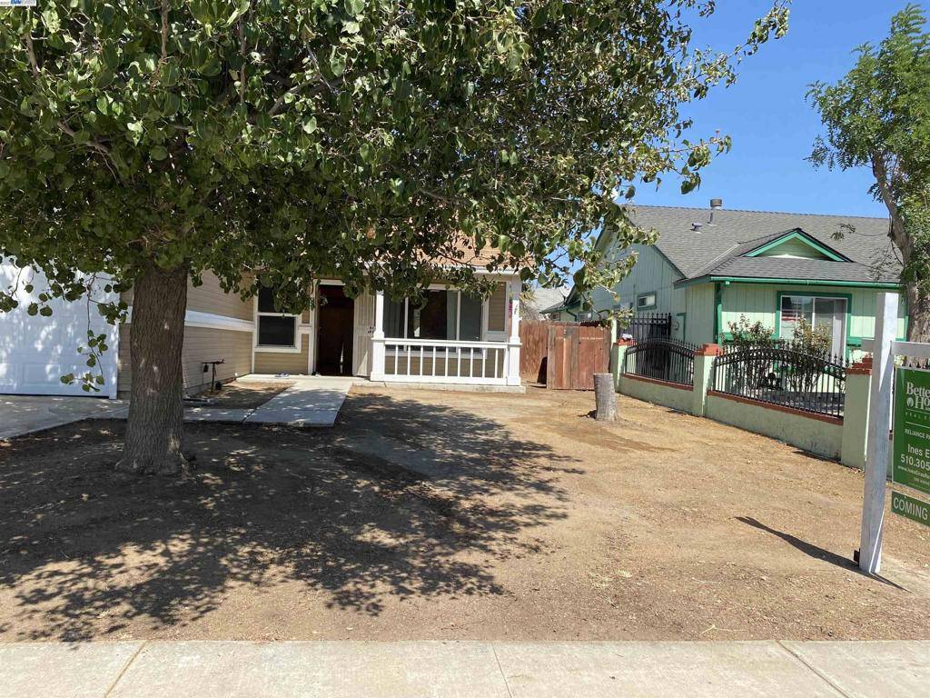 Los Banos, CA 93635,2224 Laguna Way