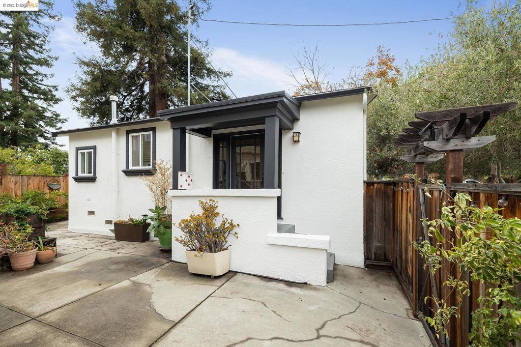 Berkeley, CA 94705,3052 Wheeler Street