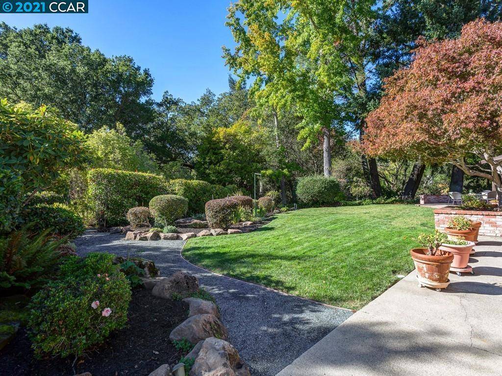 Orinda, CA 94563,11 Ranch Rd