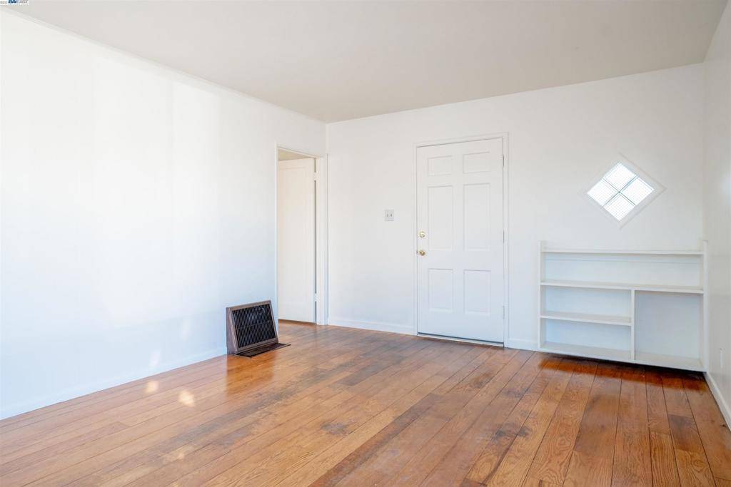 San Leandro, CA 94579,15035 Churchill St