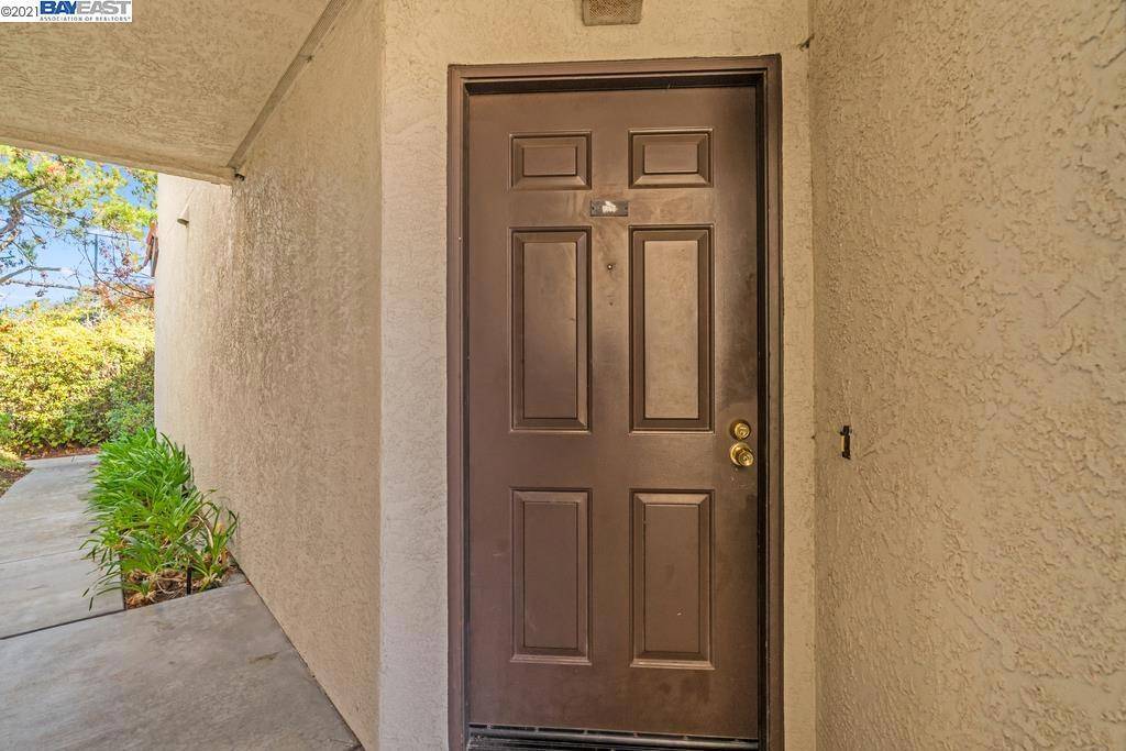 Hayward, CA 94546,21314 Gary Dr #215