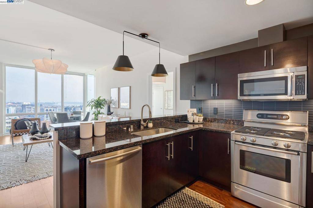 Oakland, CA 94607,222 BROADWAY #1206