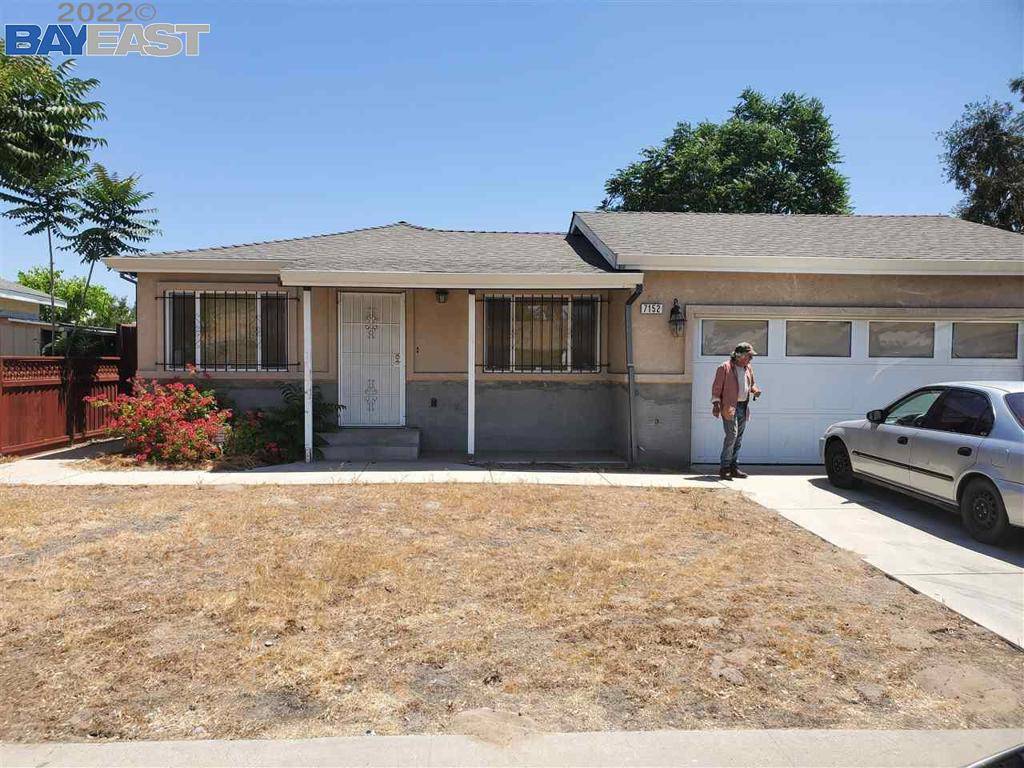 Winton, CA 95388,7152 Dean St